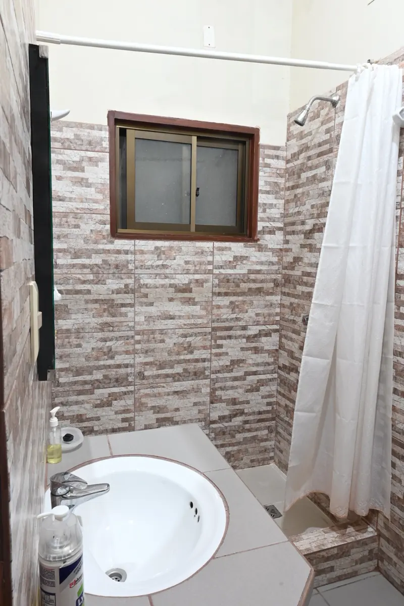 Baño con ducha de la Cabaña 3