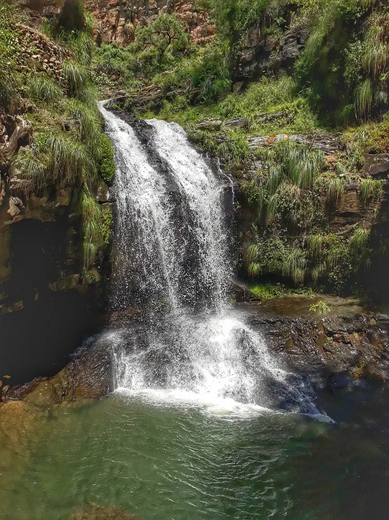 Cascada y poza natural de los Chorros de Jurina, en Tarija